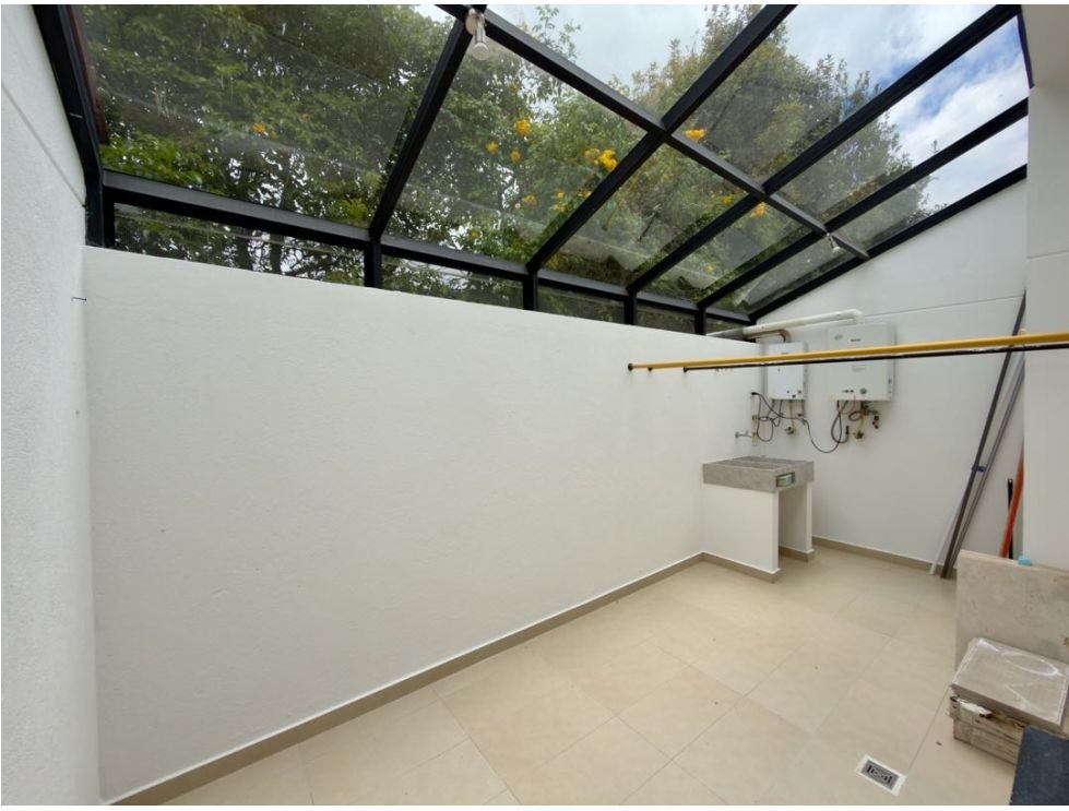 En venta Hermosa casa de un solo nivel en las palmas  — 7