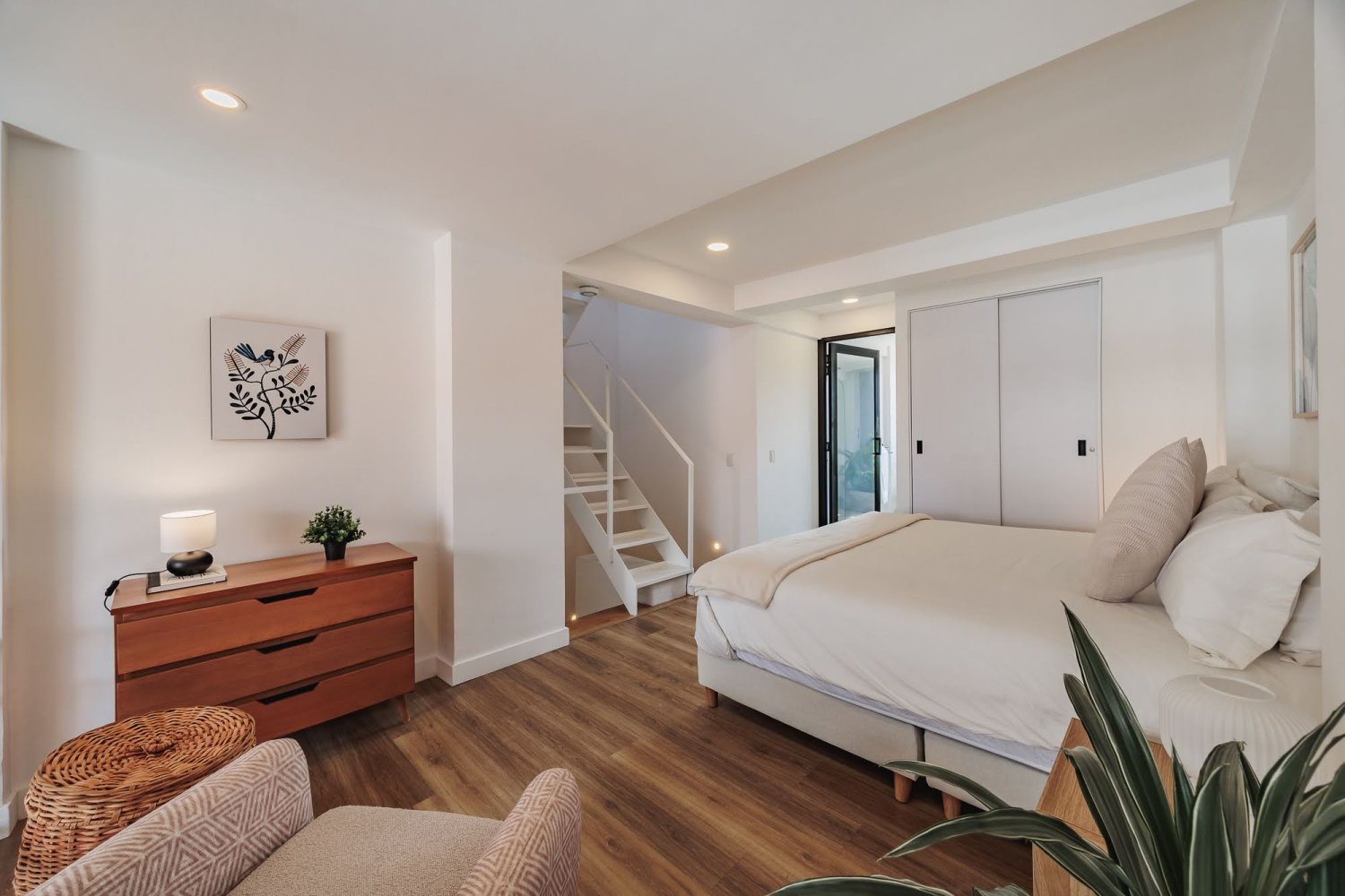 Wellness Loft Apartment – Laureles, Medellín — 8