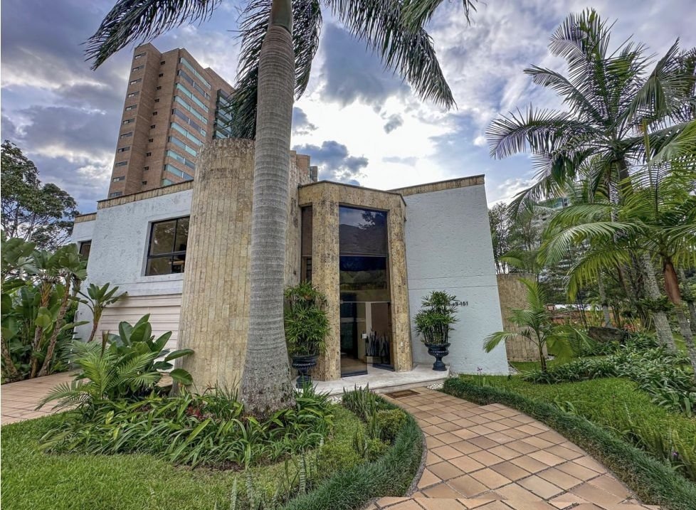 Gran Casa en Arriendo en El sector del Poblado  — 1