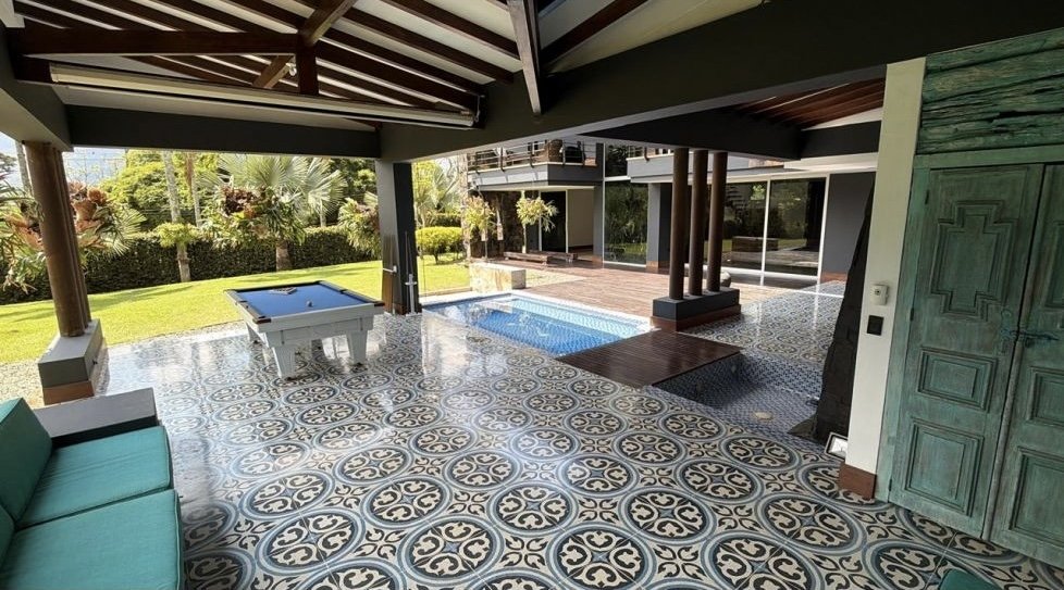 Gran casa Campestre con piscina Privada en Renta  — 5