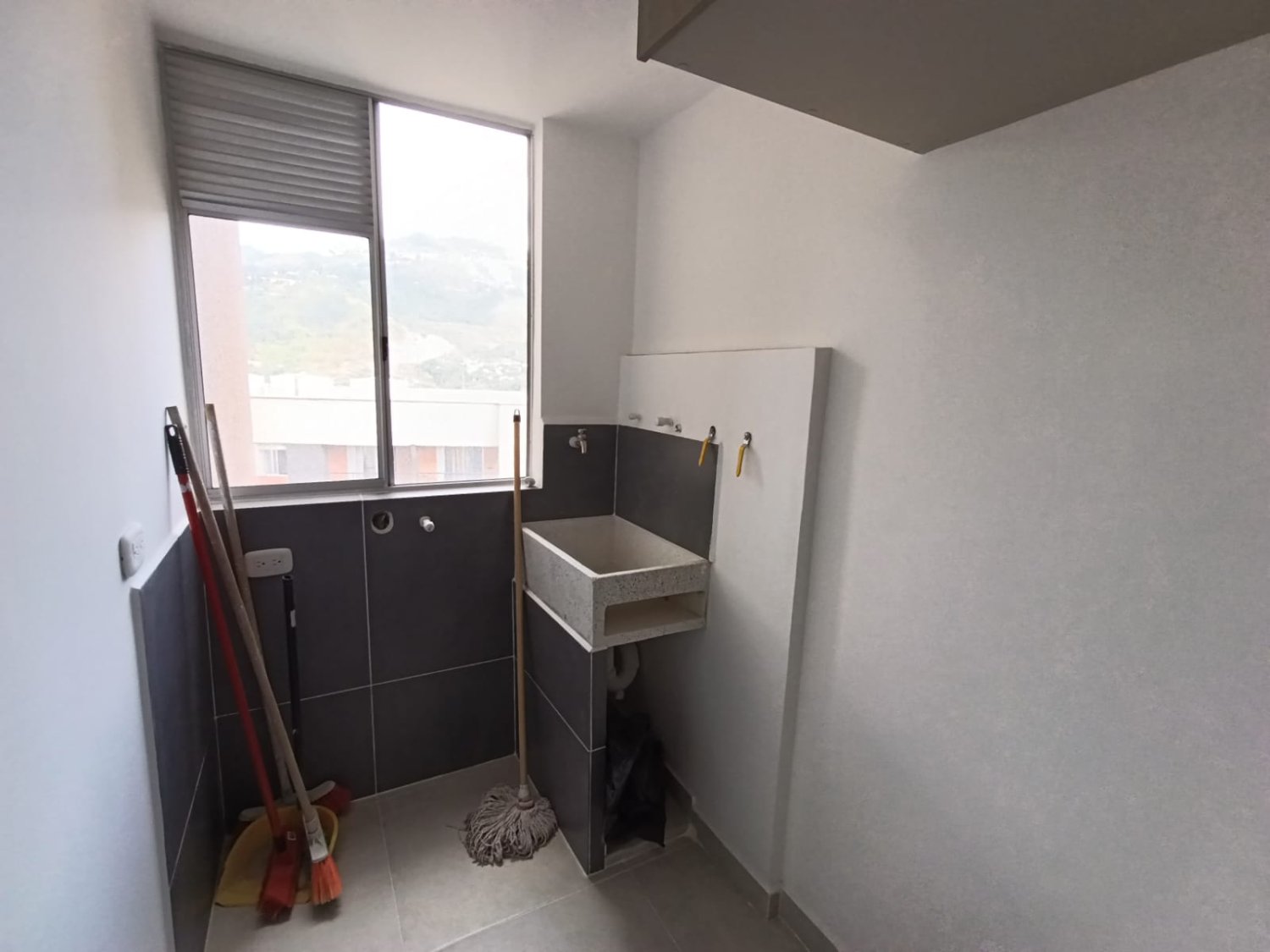 Apartamento en venta en Bello, Antioquia - Image 3