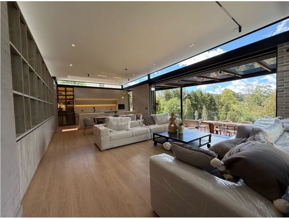 Moderna Casa Disponible en Venta en el alto de las palmas  — 9