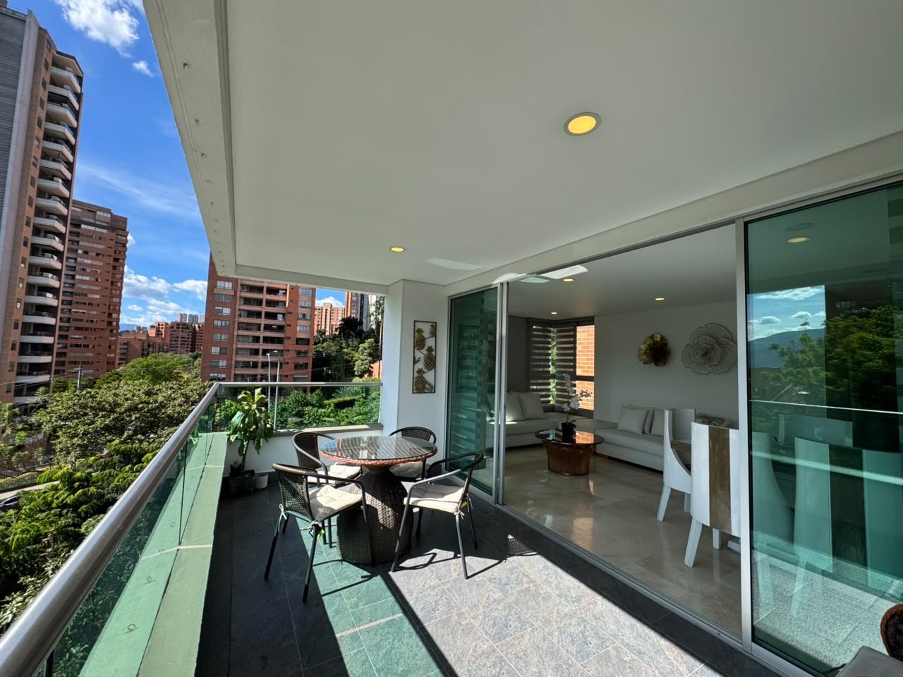 Apartamento completamente dotado en Renta en el sector de milla de oro  — 13