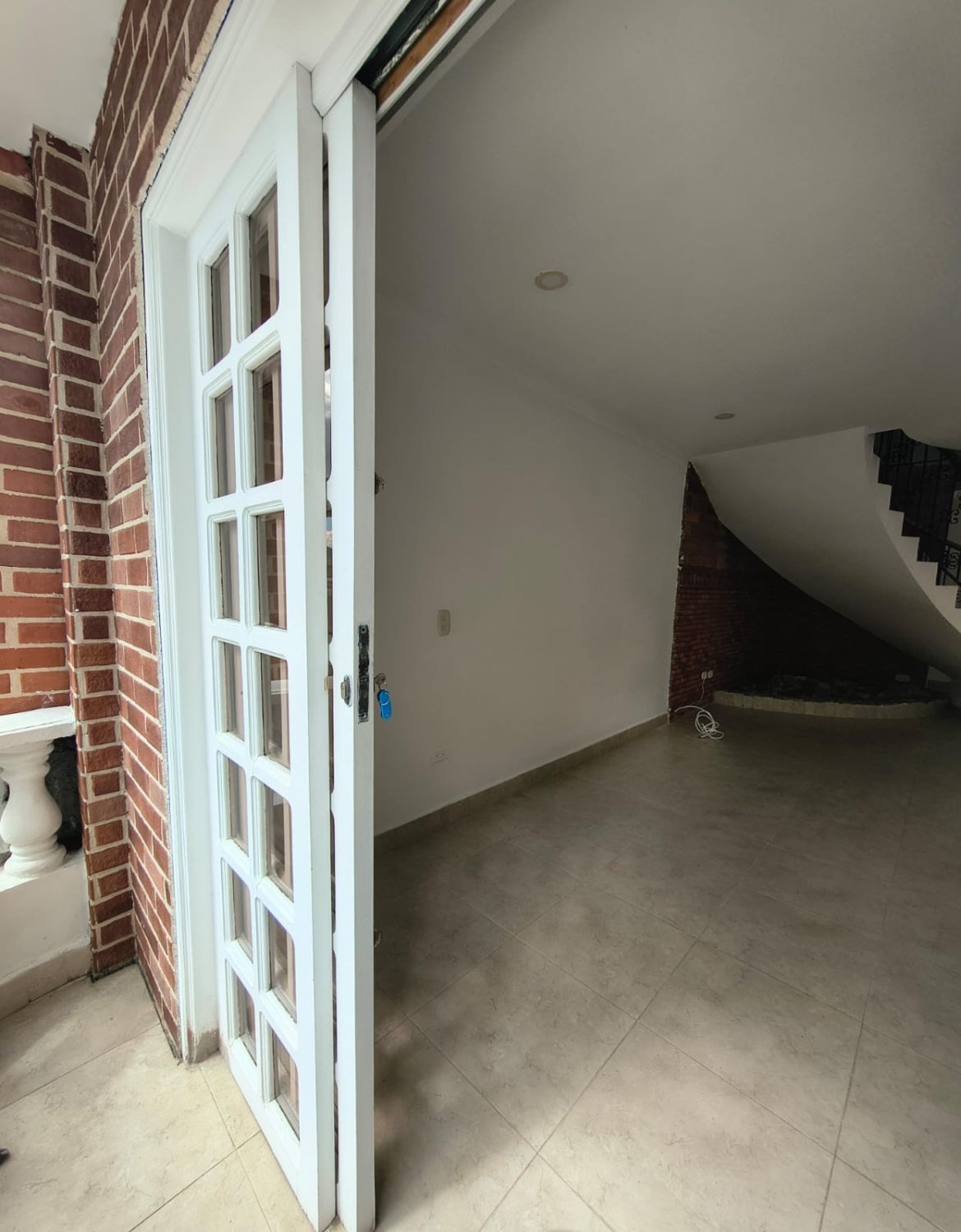 Gran Casa de 3 niveles en Renta y Venta en Sabaneta  — 19