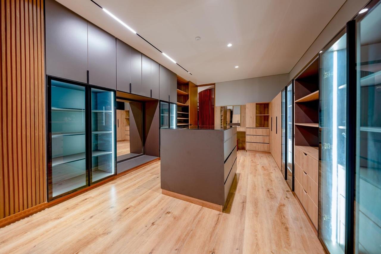 Exclusiva Mansión con Vista a todo medellin en Venta  - Image 10