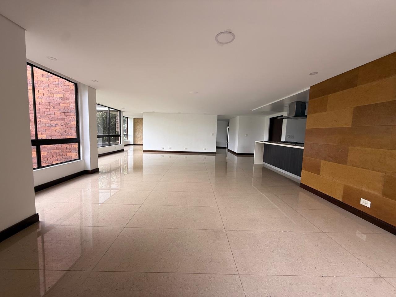 En renta y Venta amplio apartamento en Castropol  - Image 4