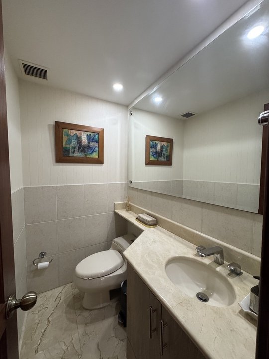 Gran casa En envigado en venta con amplia zona verde  — 10