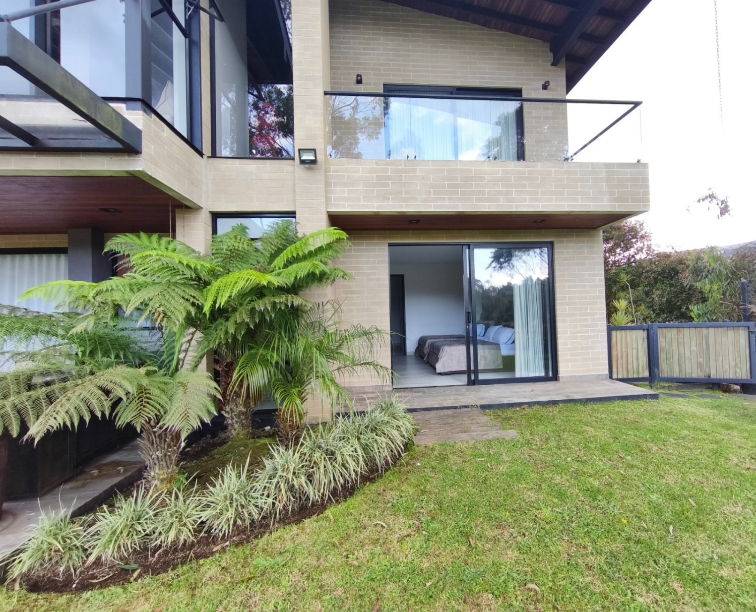 Excludova Casa de lujo en Venta y Renta en el alto de las palmas  - Image 8