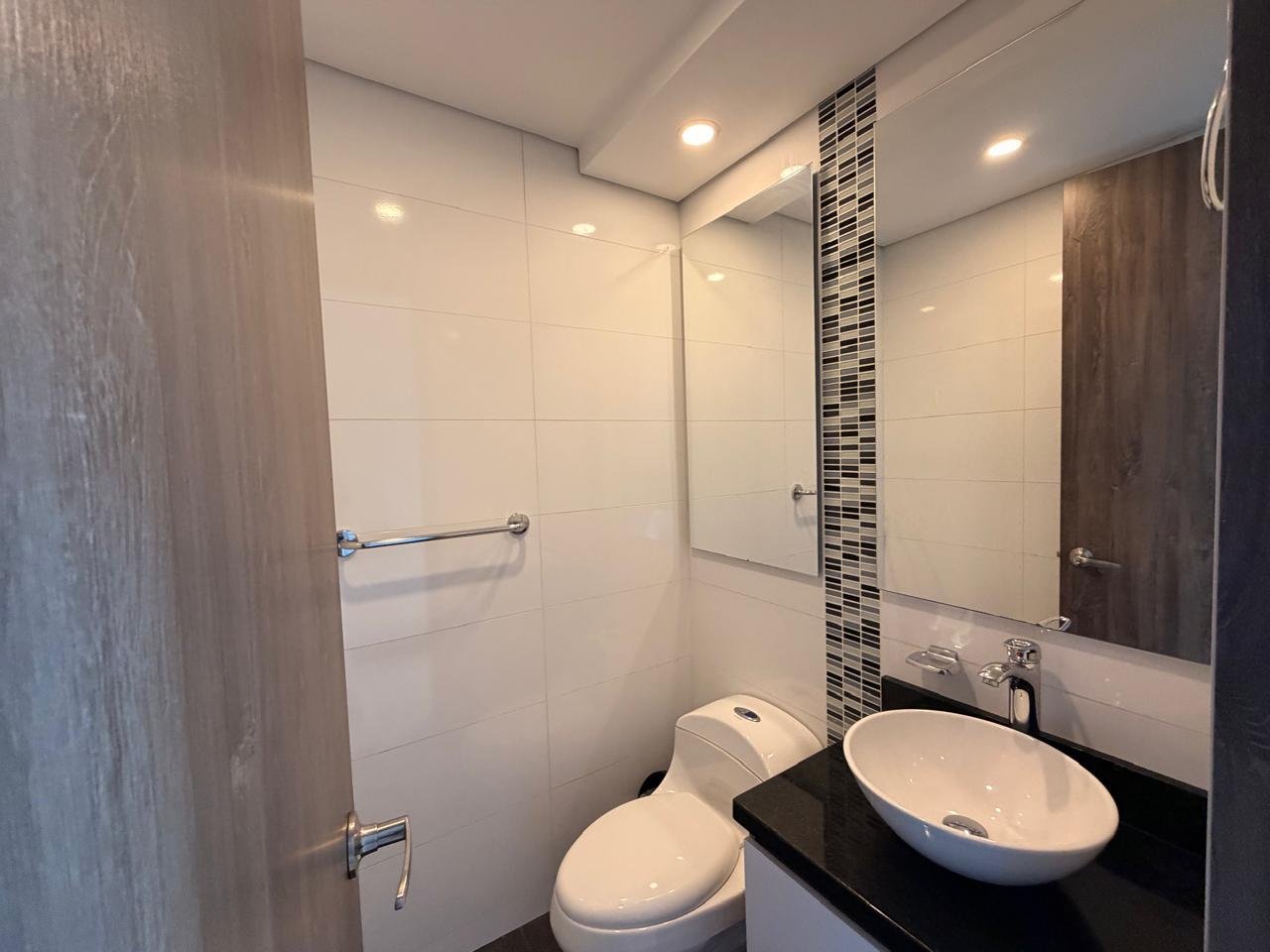 Gran Apartamento ubicado en milla de oro disponible en Renta amoblada  — 6