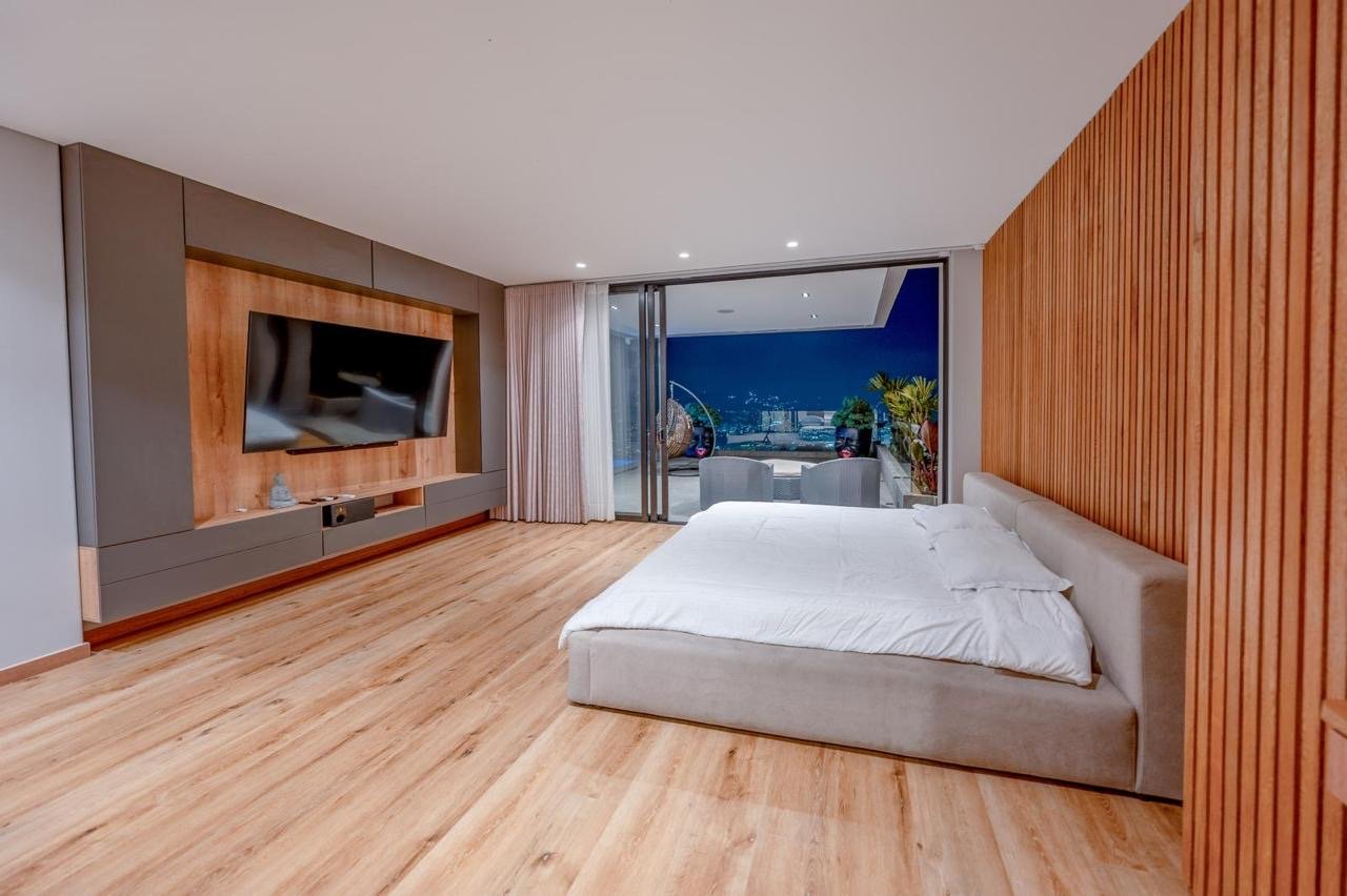 Exclusiva Mansión con Vista a todo medellin en Venta  - Image 5