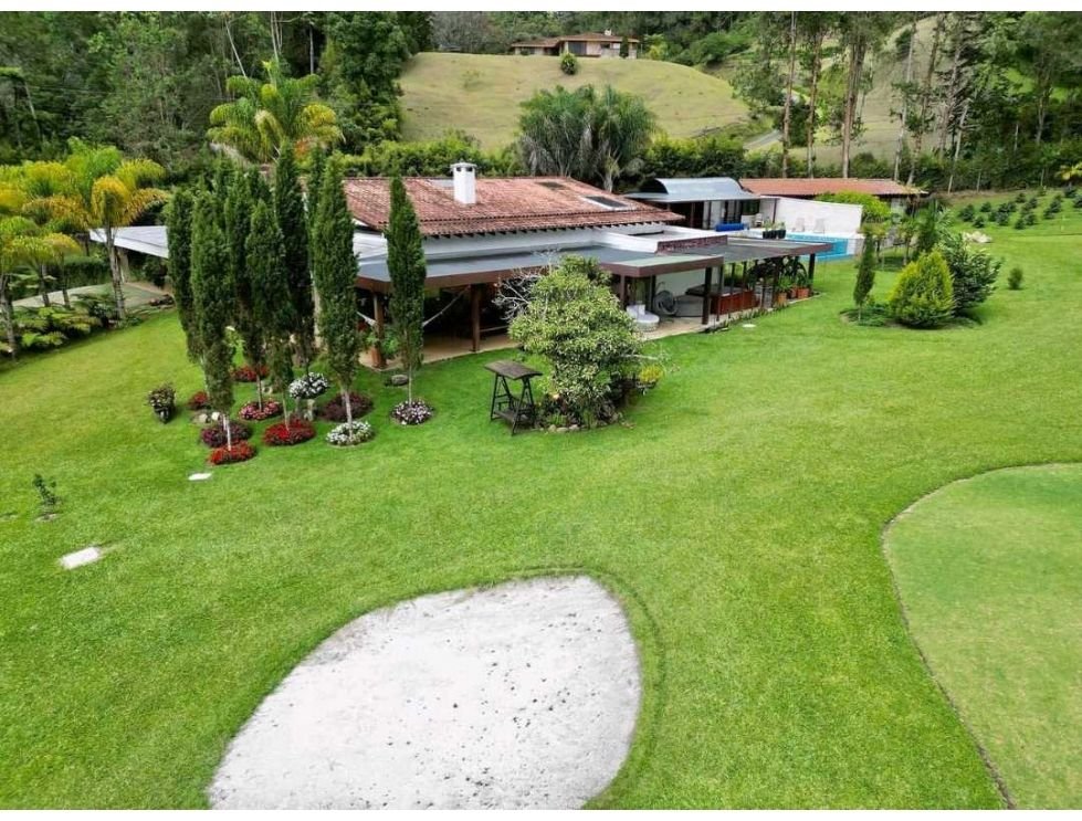En venta Exclusiva Casa Campestre ubicada en Retiro Antioquía  — 1