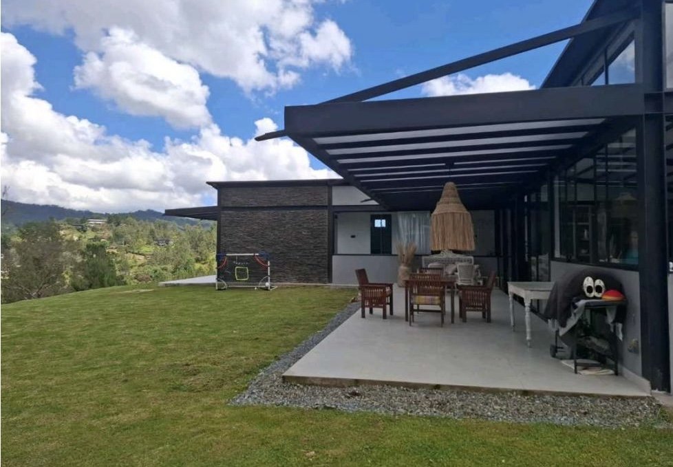 Gran casa disponible en Renta y Venta en altos de Escobero  — 1