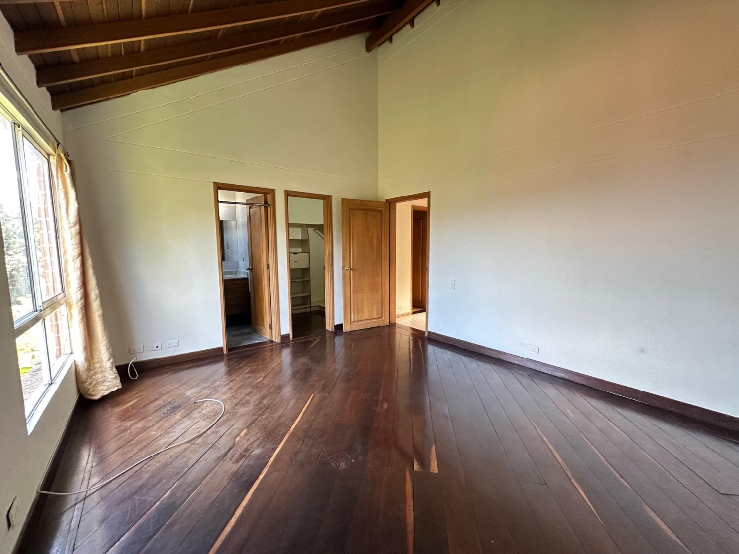 Se Renta casa Colonial en el Poblado con fácil Acceso a Palmas  - Image 12