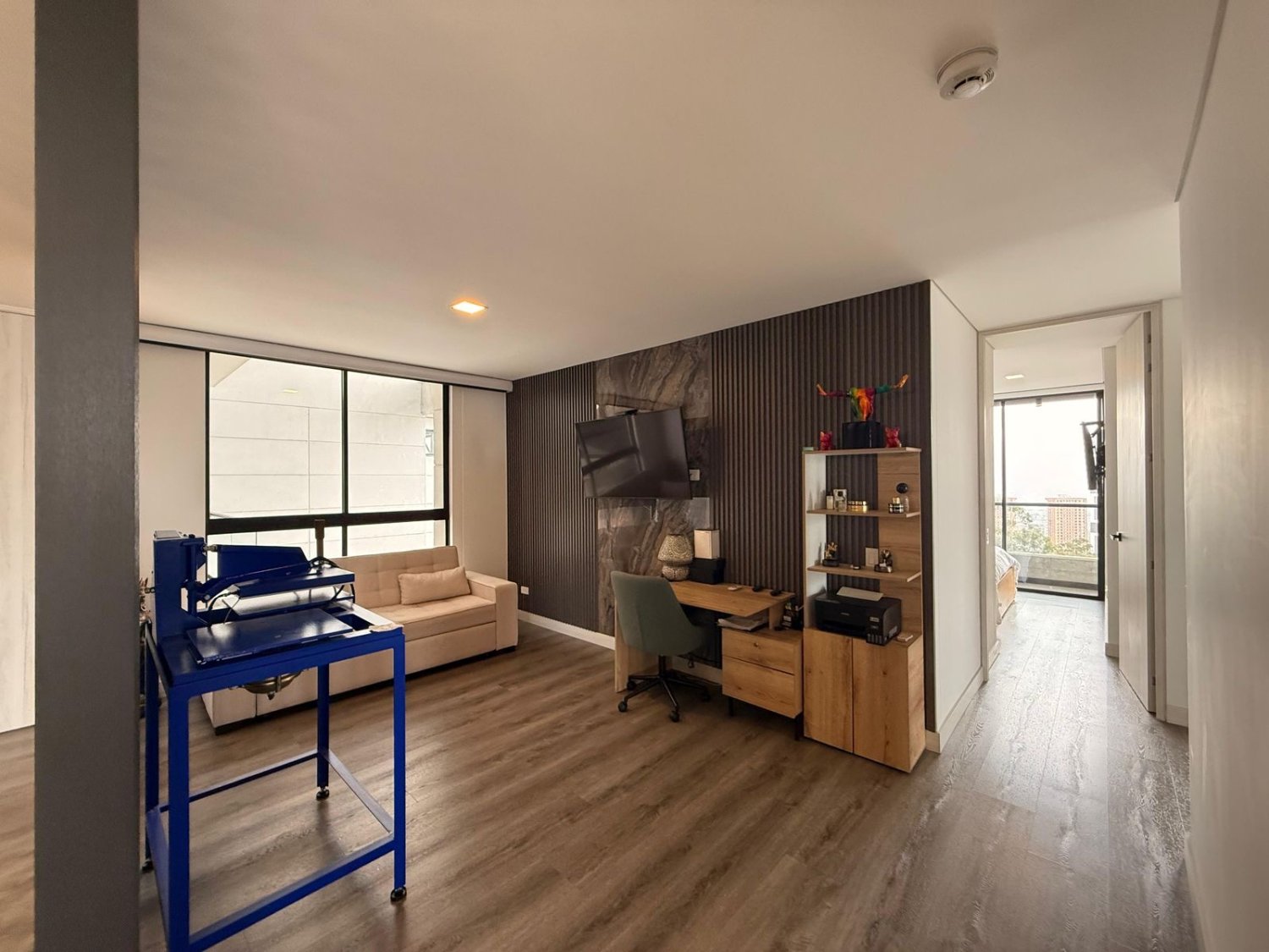 Se renta apartamento a pasos del cc tesoro  - Image 13