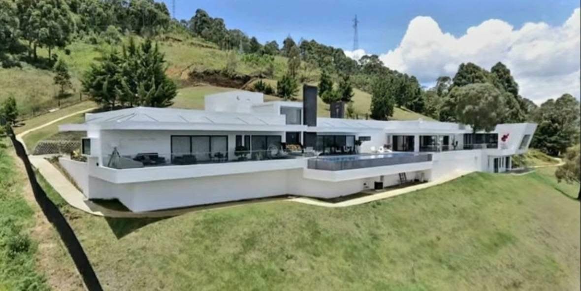 Exclusiva mansión en venta en la zona más exclusiva del poblado  — 1