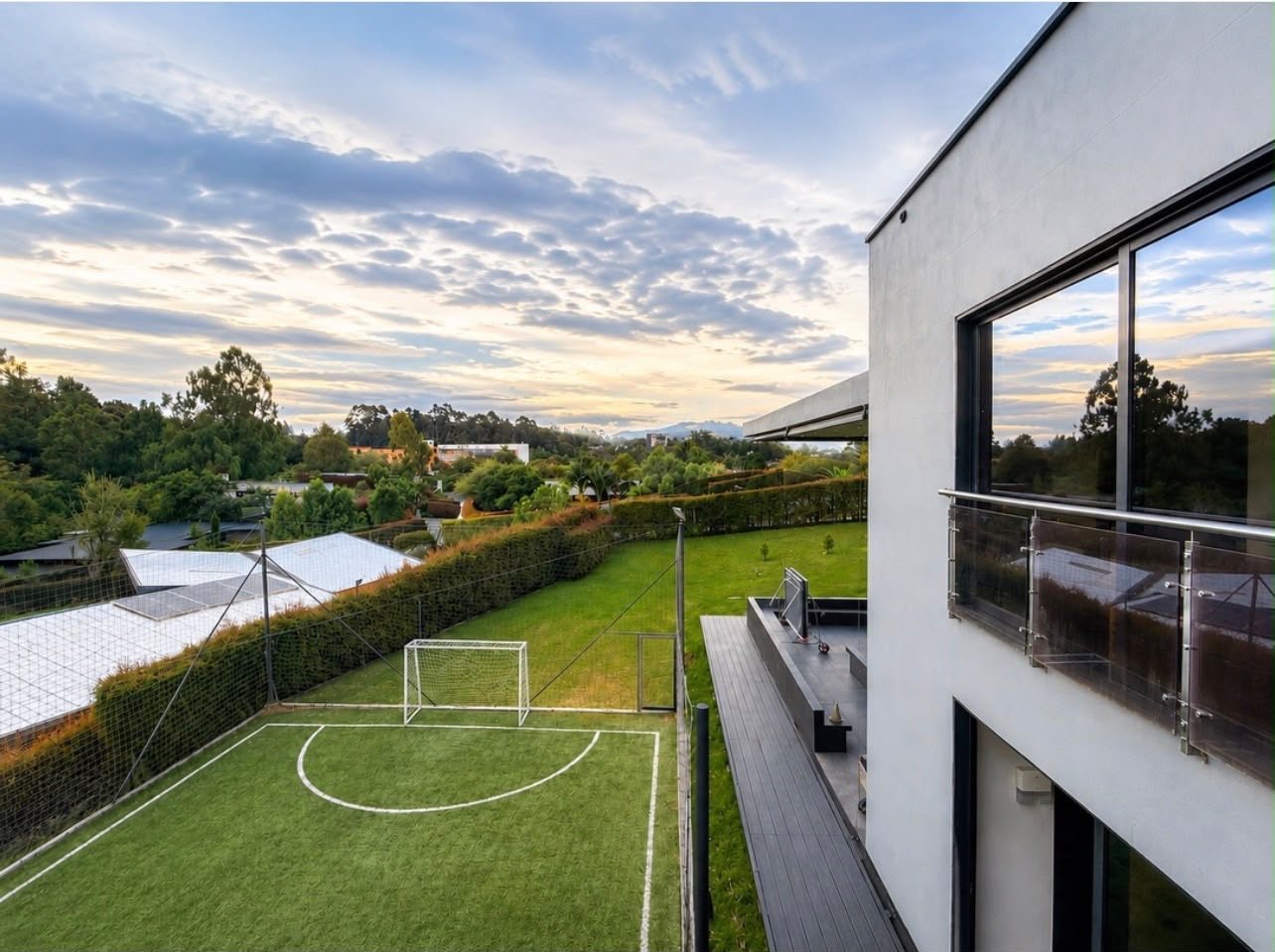 Exclusiva casa ideal para un deportista en renta o venta  — 24