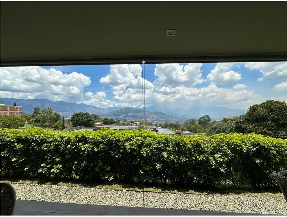 Hermosa casa en la loma del Escobero (Parte plana ) En Renta .  — 11