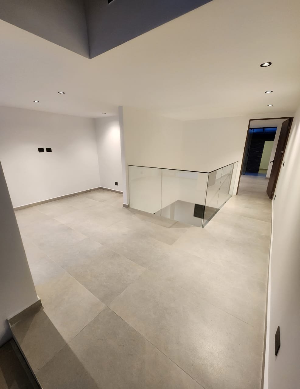 Casa remodelada en Renta tradicional Cerca al Centro comercial el Tesoro  - 18