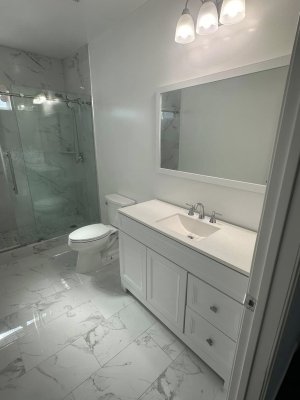 Convenient location in the Pacoima/Arleta area - Image 3