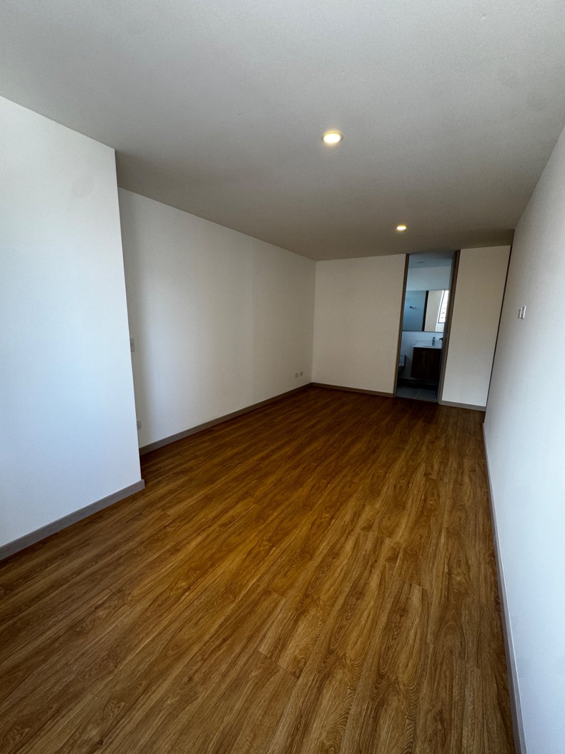Moderno Apartamento en Renta y Venta en Ciudad Del Rio Poblado - Image 11