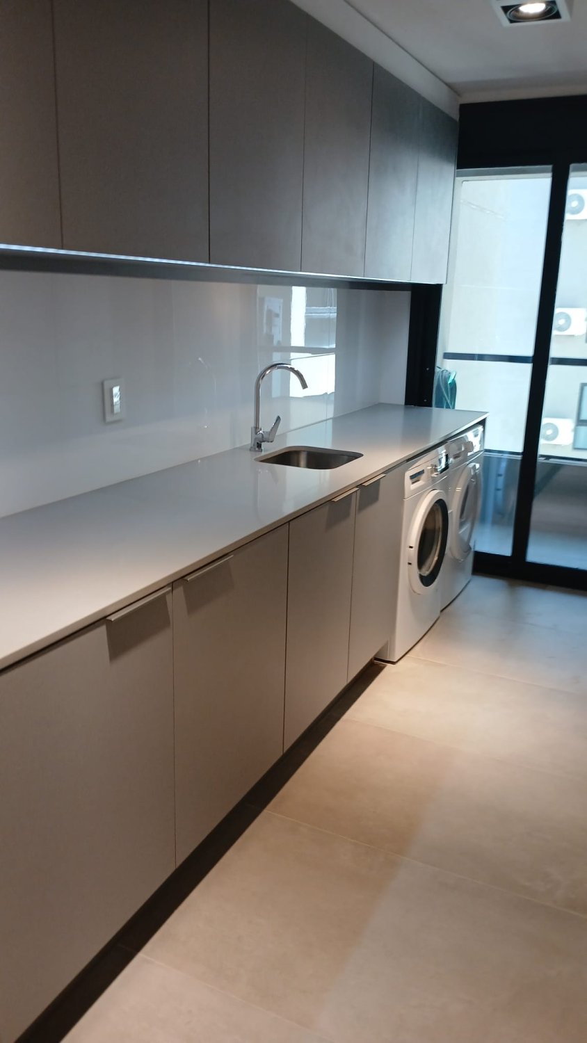 Exclusivo Apartamento Frente al Mar en Malvín - Image 16