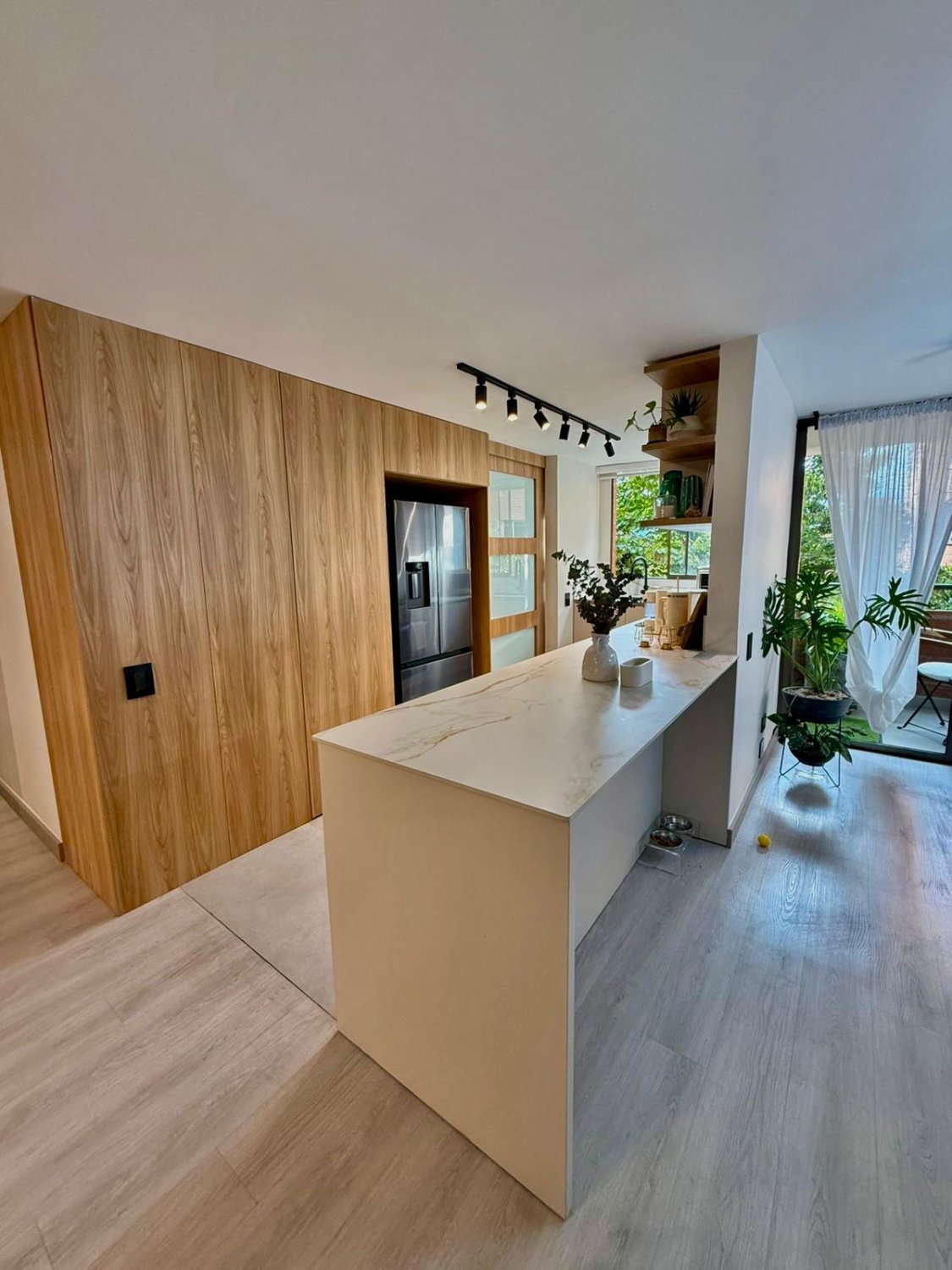 Moderno Apartamento Amoblado en Ubicación Central - Image 11