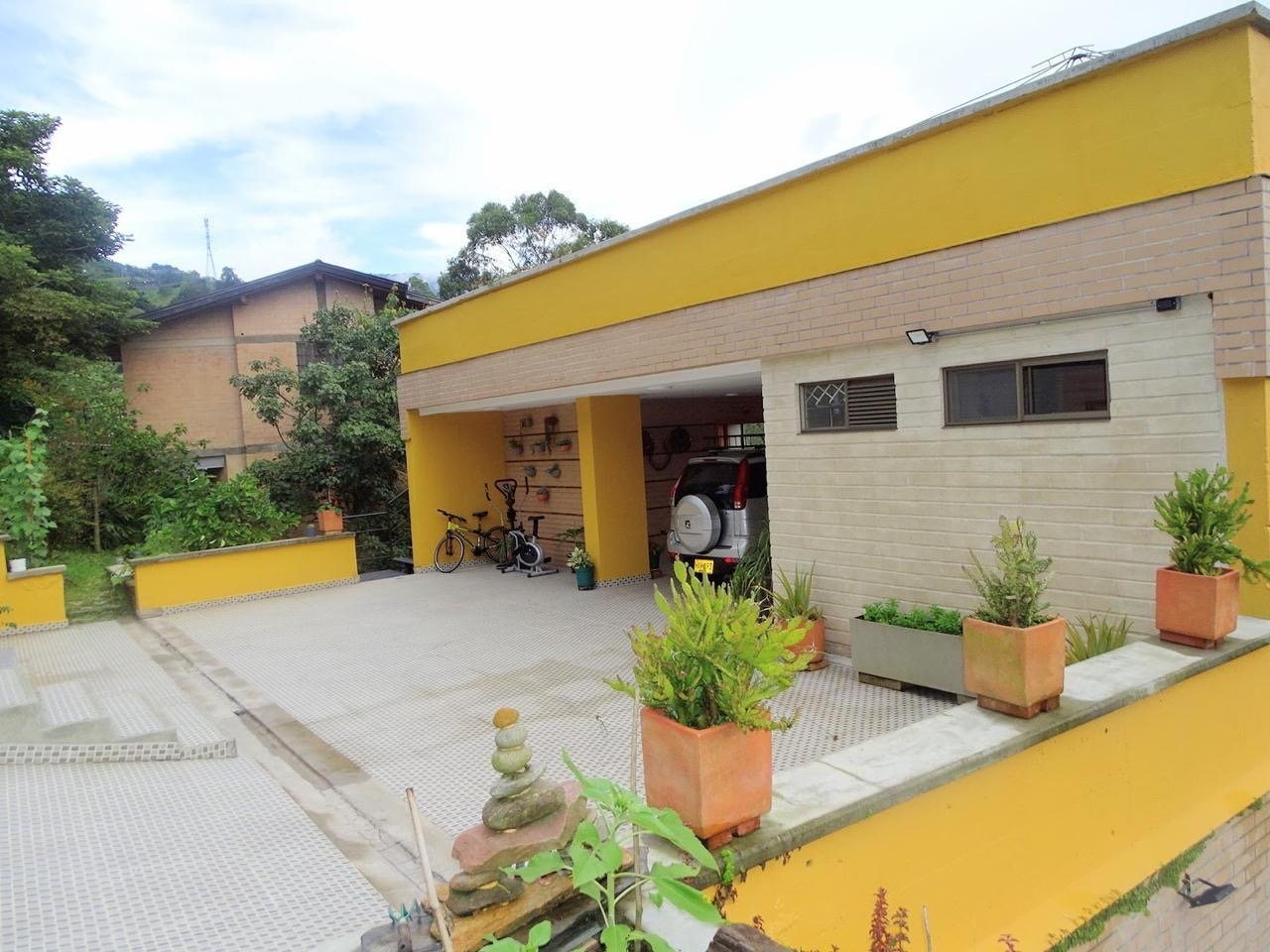 En Renta y Venta exclusiva Casa con piscina Privada  - Image 3