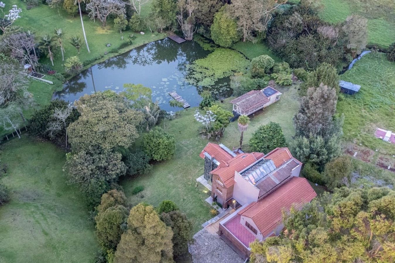 En renta. exclusiva casa con Lago privado  - Image 3