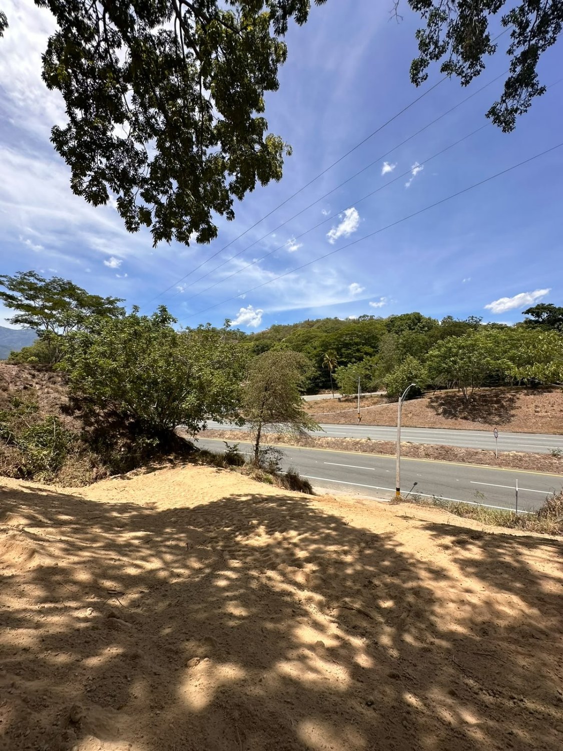 Gran lote para desarrollo comercial ubicado en la vía Sopetran  — 2