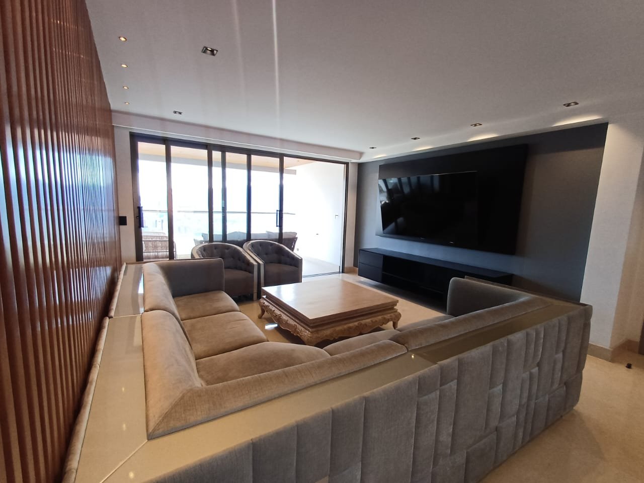 Gran apartamento con vista a la ciudad en Renta en el poblado  — 18