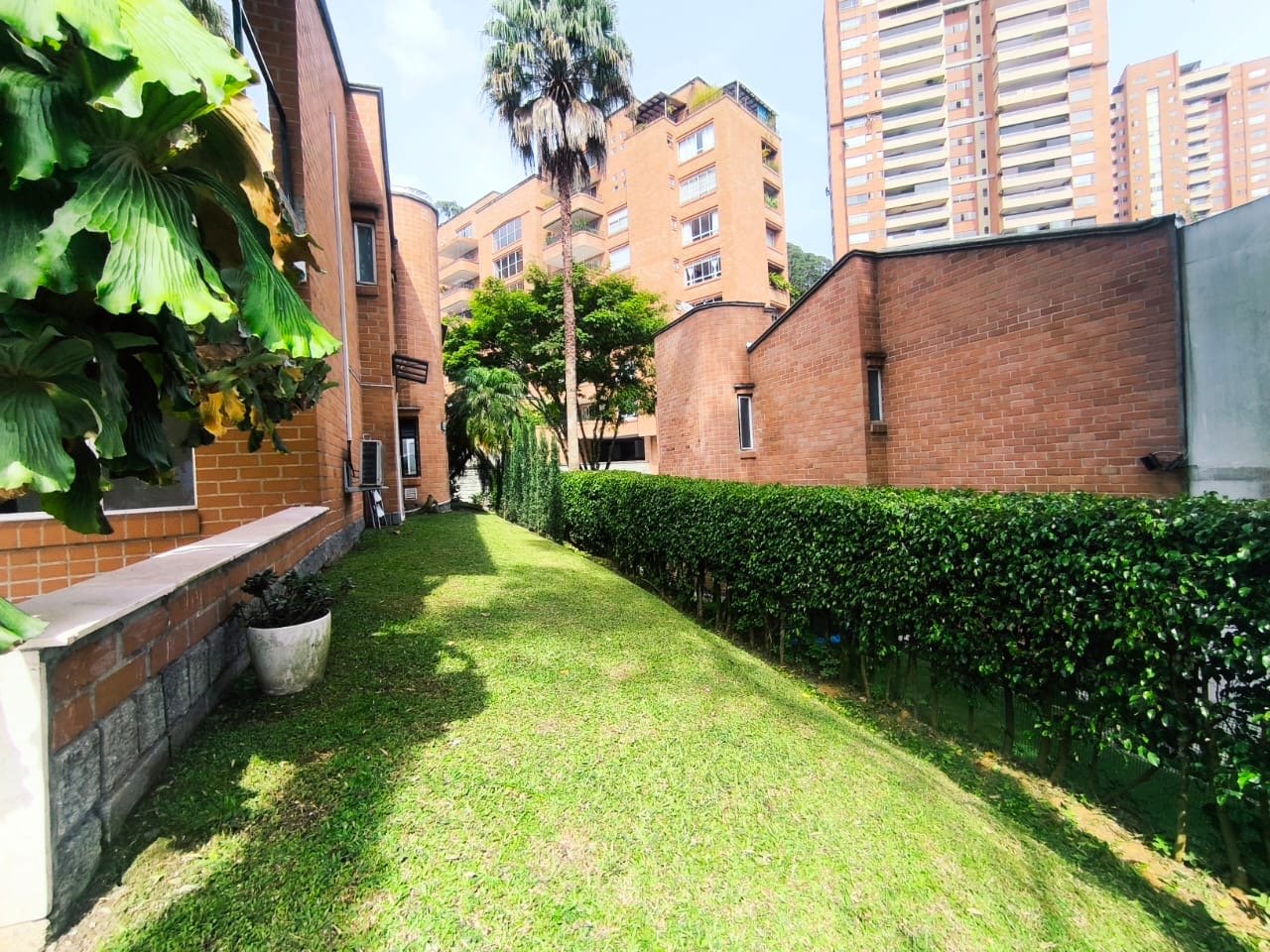 Exclusiva casa campestre en la zona del poblado (La calera) - Image 9