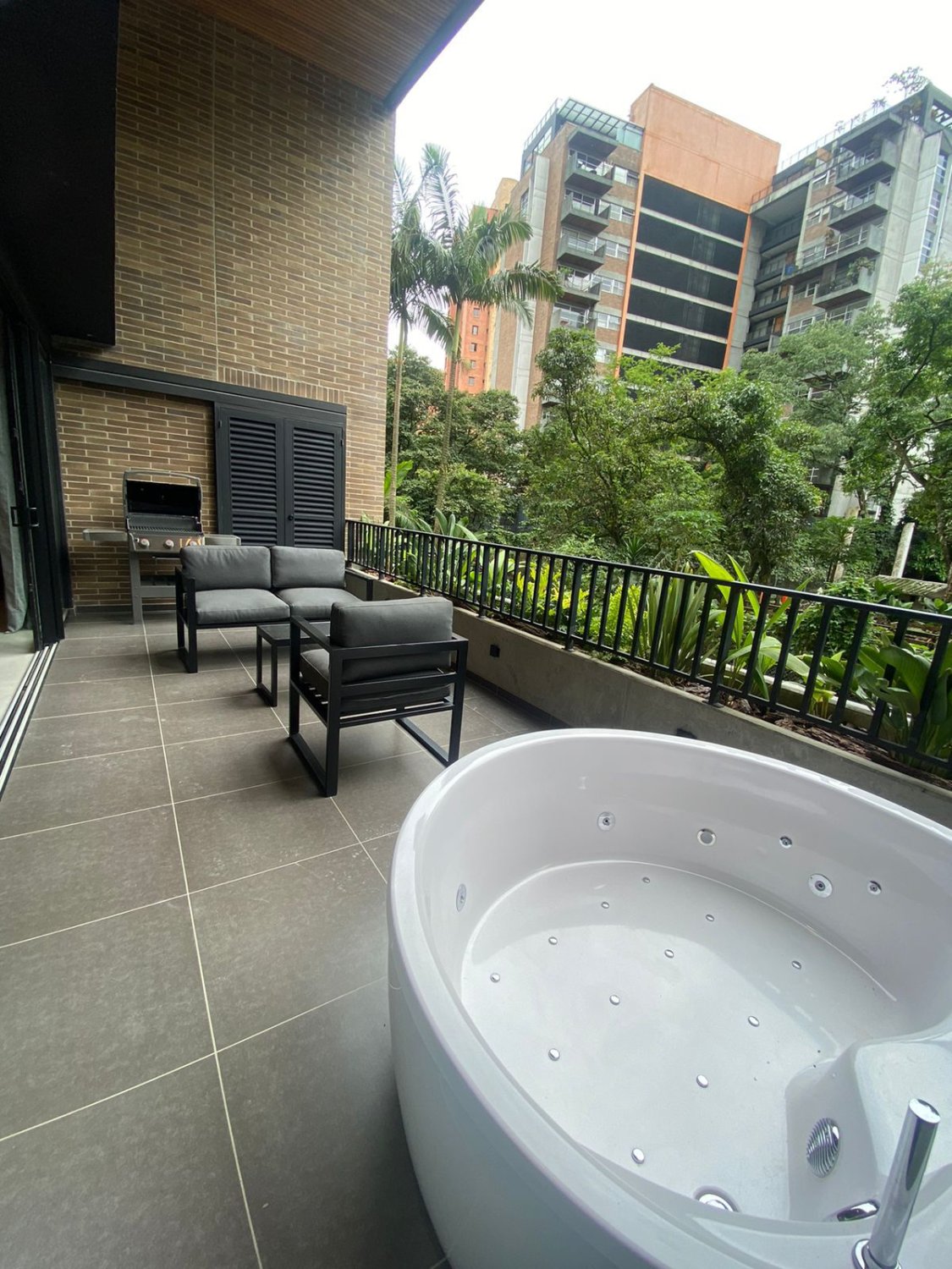 Lujoso Escape en La Loma Los Parras - Image 9