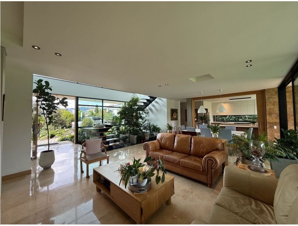 Exclusiva casa de dos niveles en venta en las Palmas  — 4