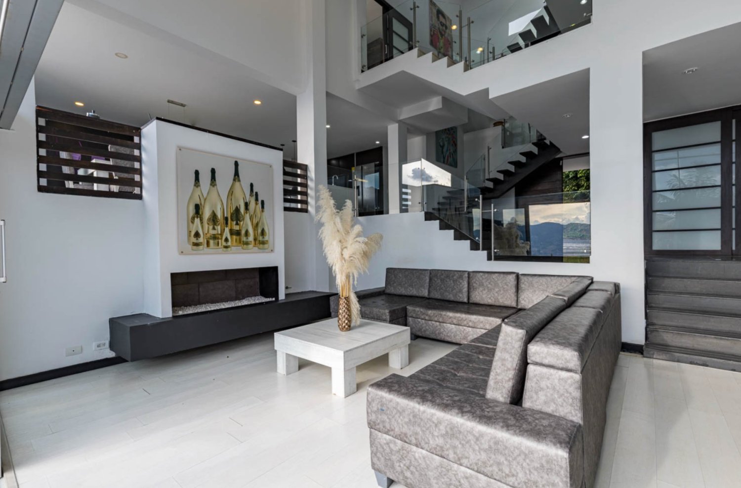 Luxury Villa for Short-Term Rental – Gringo