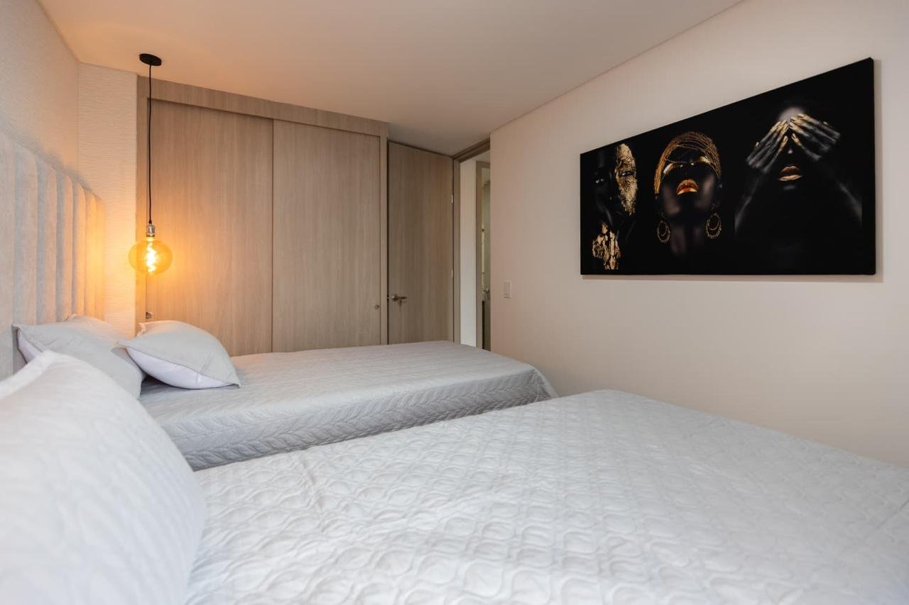 Moderno Apartamento en Laureles - Image 3