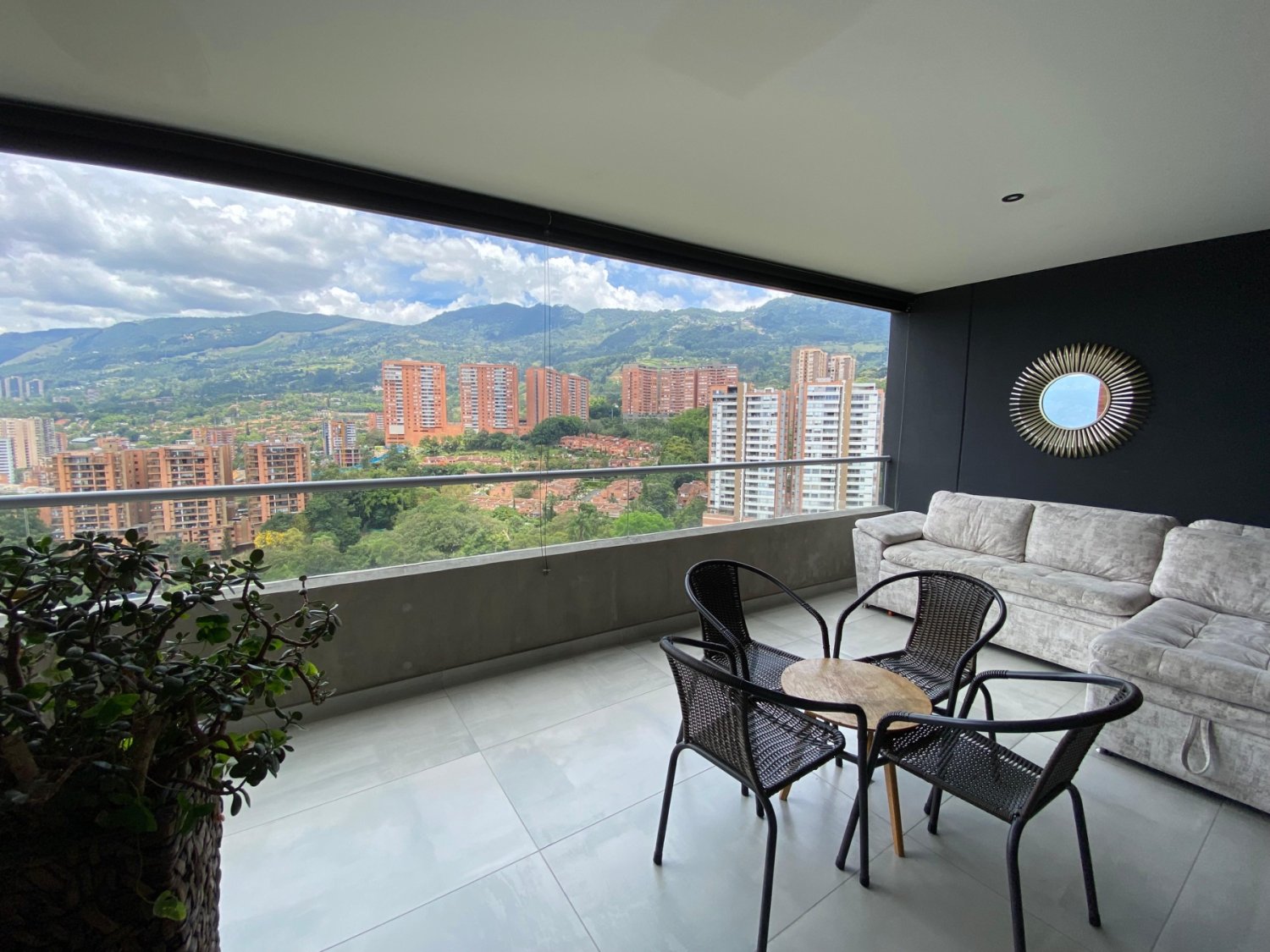Gran Apartamento en Venta Disponible en la loma de las Brujas  — 20