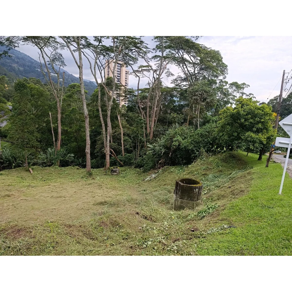 Lote en venta en una de las zonas más exclusivas del poblado  — 2