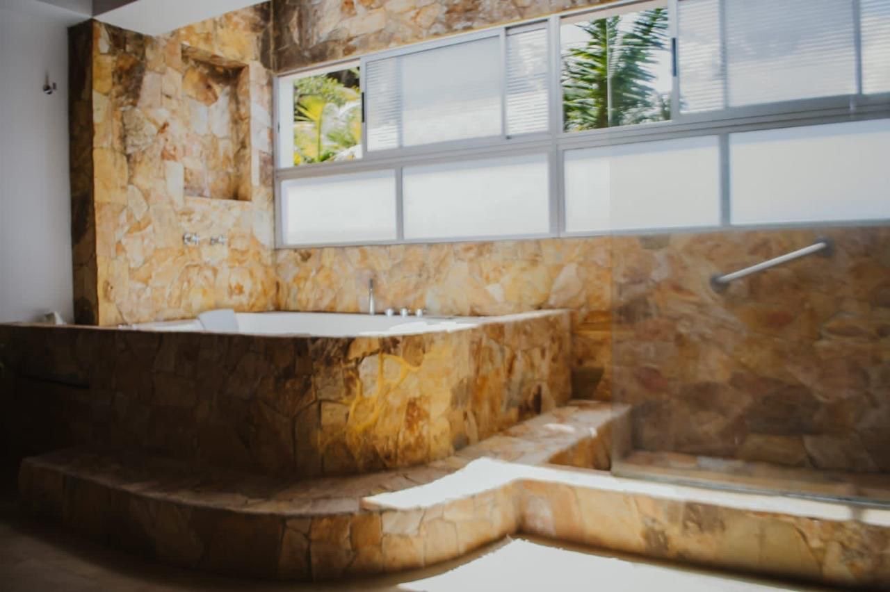Exclusiva casa en Renta y venta en las palmas con vista panorámica a todo Medellín  - 21