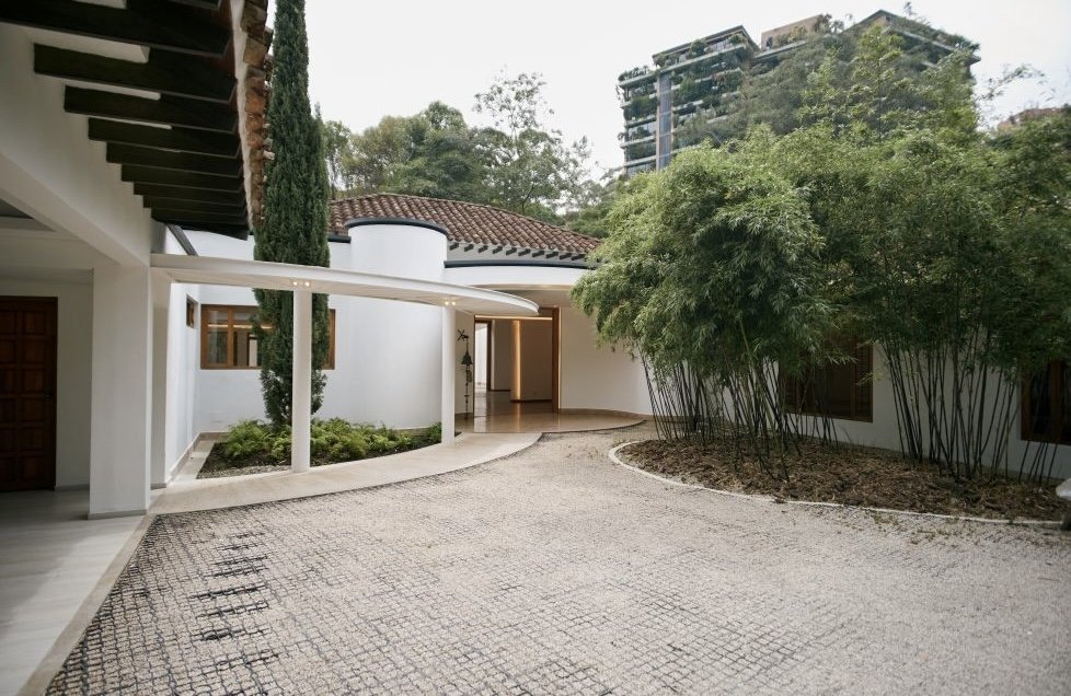 Exclusiva casa campestre en venta en el corazón del poblado  — 4