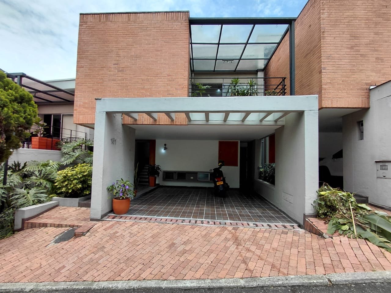 Casa en Renta tradicional con fácil Acceso por las Palmas  - Image 24