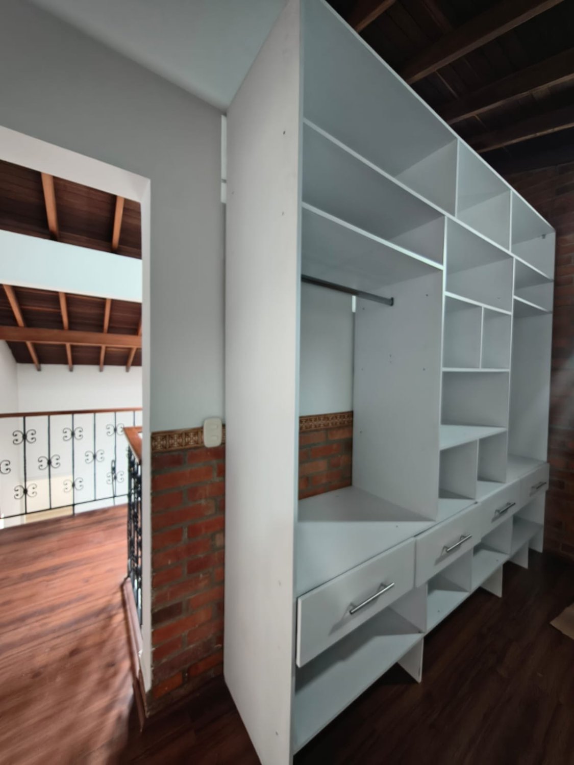 Gran Casa de 3 niveles en Renta y Venta en Sabaneta  — 23