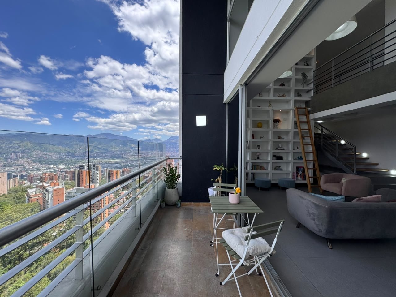 Exclusivo Duplex de lujo con vista a la ciudad en Venta  — 2