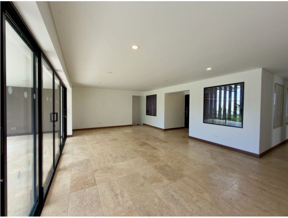 En venta Hermosa casa de un solo nivel en las palmas  — 10