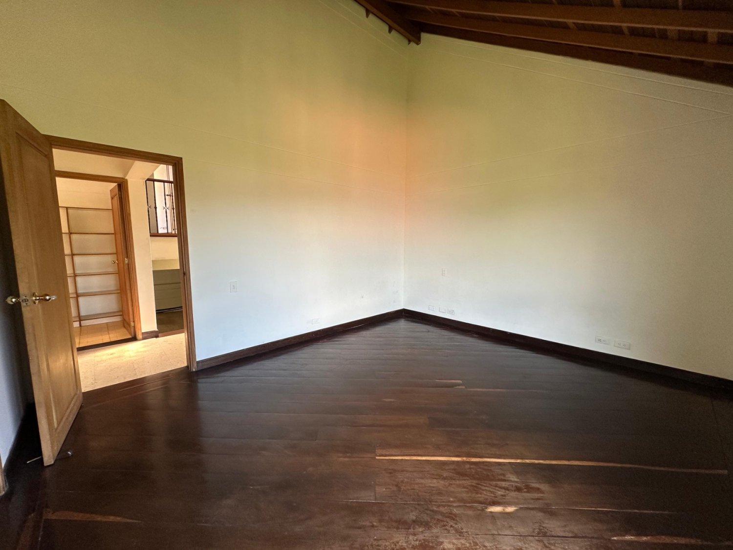 Se Renta casa Colonial en el Poblado con fácil Acceso a Palmas  - Image 22