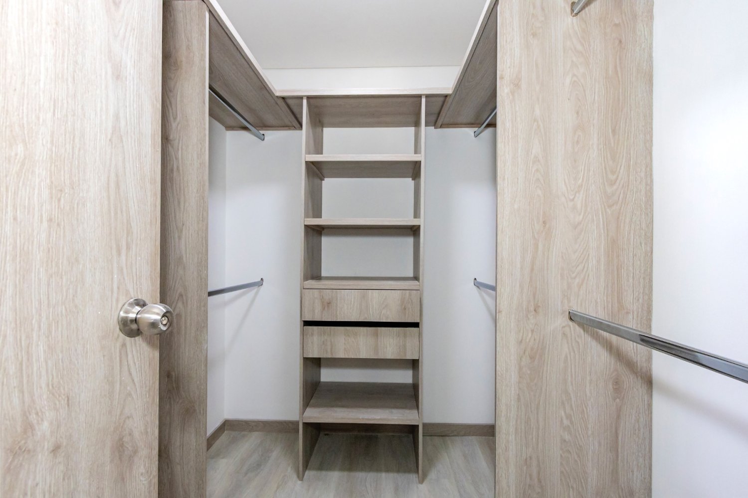 APARTAMENTO EN VENTA CONQUISTADORES  - Image 13