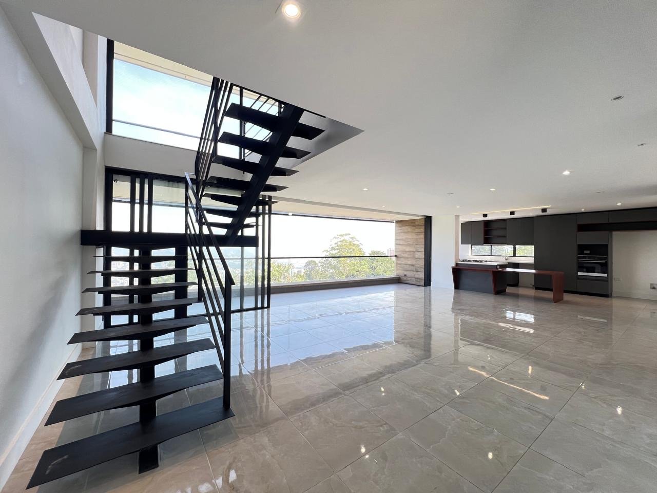 Gran casa Duplex disponible en Renta en Envigado . — 2