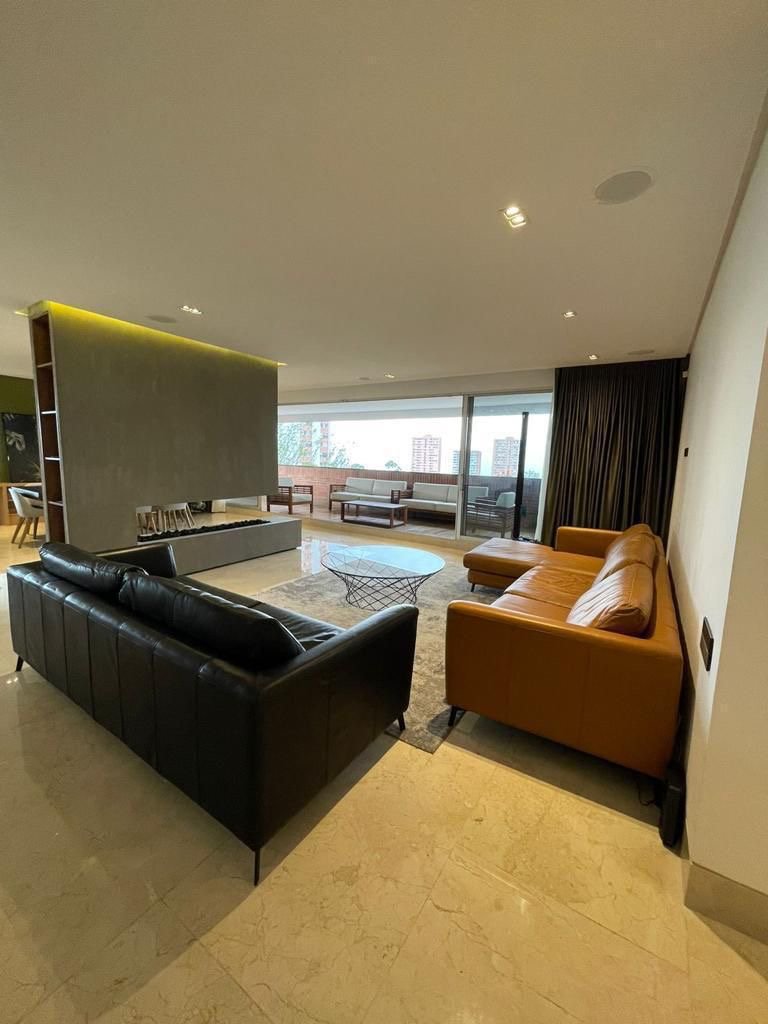 Exclusivo Apartamento de 700 metros en Renta Amoblada  - Image 2
