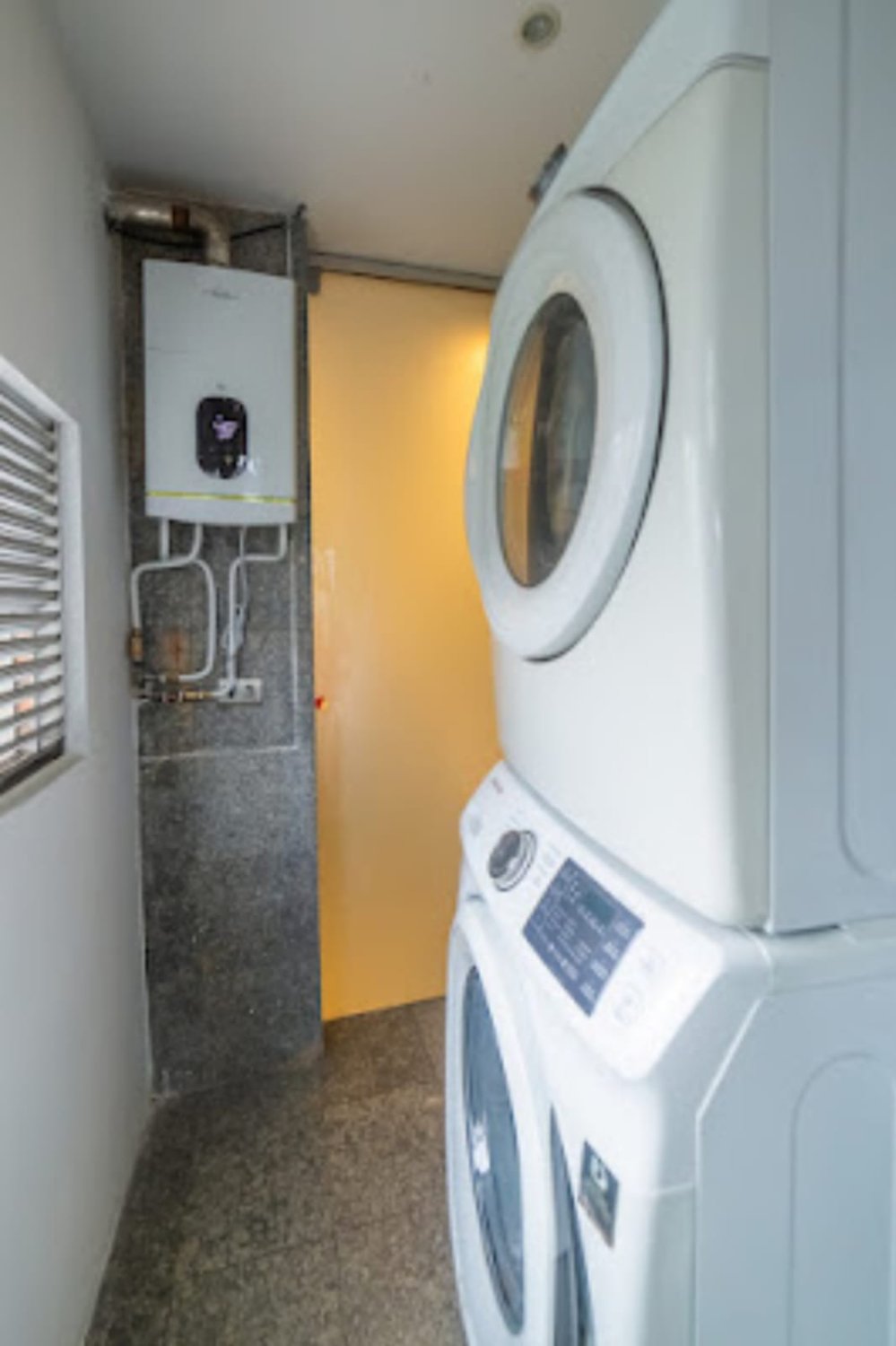 Renta de Apartamento amoblado a cerca a Provenza  - Image 4