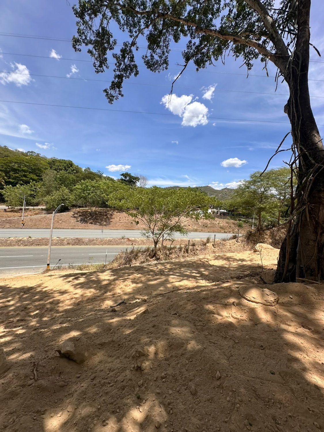 Gran lote para desarrollo comercial ubicado en la vía Sopetran  — 10