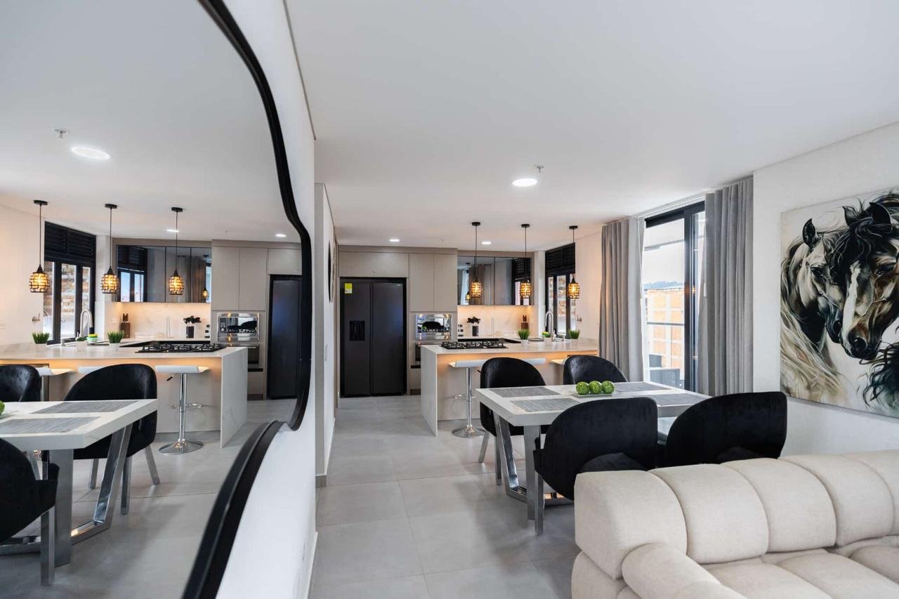 Moderno Apartamento en Laureles - Image 4